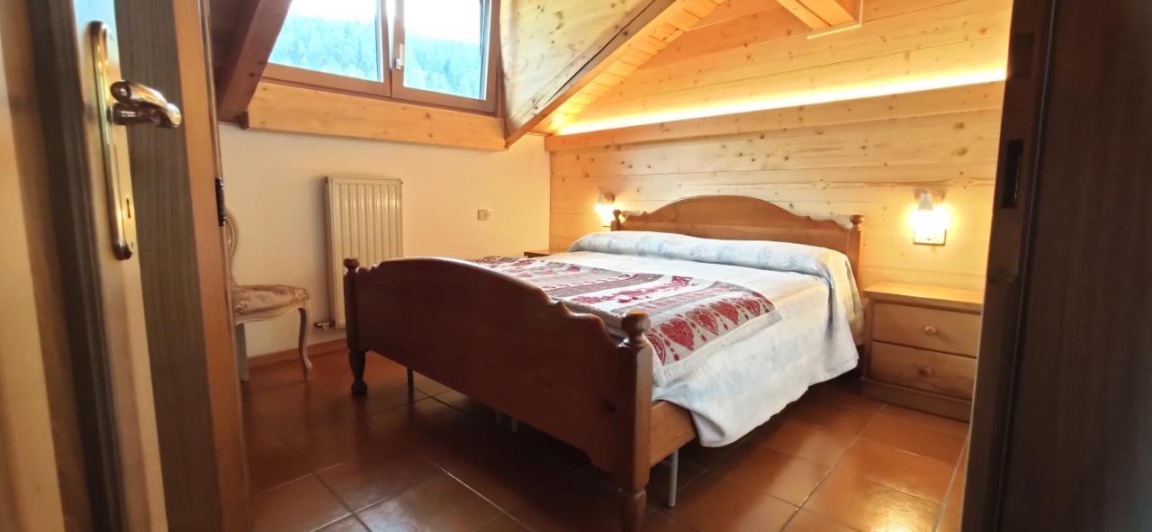شقة Mansarda A Carciato, Trilocale In Montagna ديمارو المظهر الخارجي الصورة